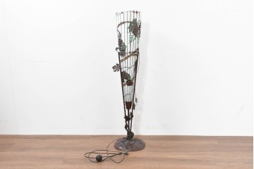 中古　立体的な葡萄モチーフが目を引くステンドグラスのフロアスタンド　(R-086418)