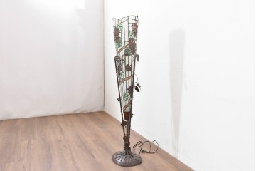 中古　立体的な葡萄モチーフが目を引くステンドグラスのフロアスタンド　(R-086419)