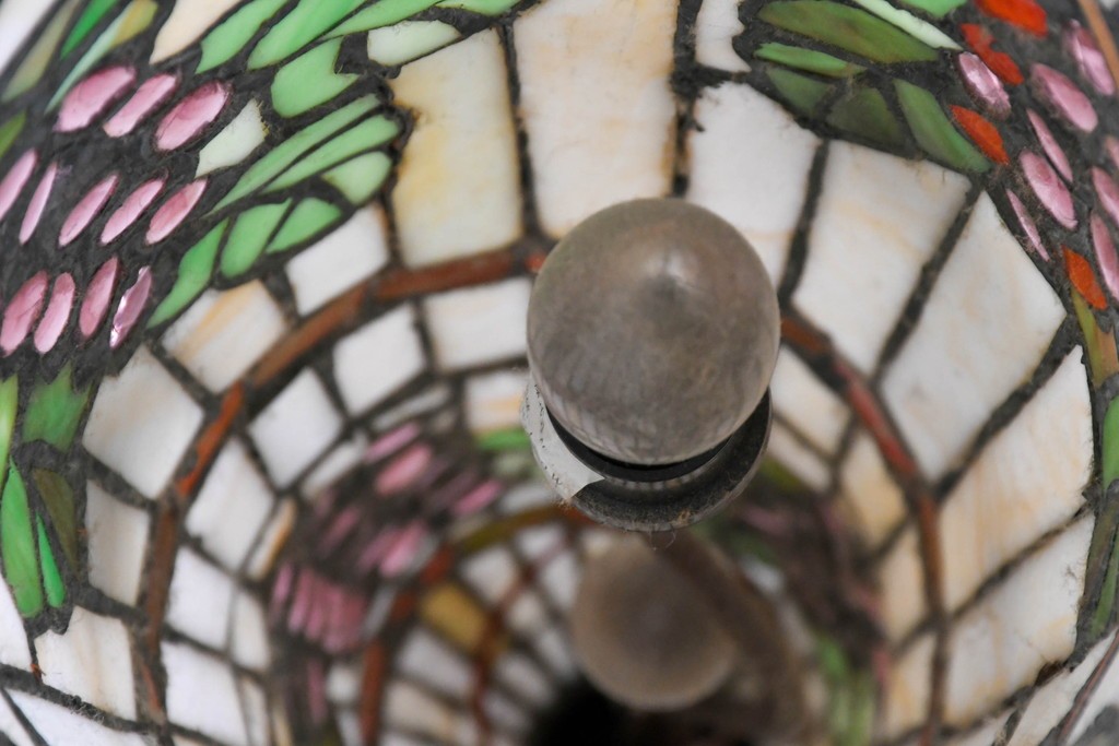 中古　立体的な葡萄モチーフが目を引くステンドグラスのフロアスタンド　(R-086419)