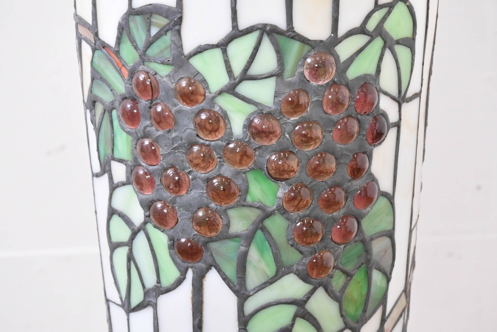 中古　立体的な葡萄モチーフが目を引くステンドグラスのフロアスタンド　(R-086419)