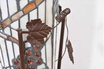 中古　立体的な葡萄モチーフが目を引くステンドグラスのフロアスタンド　(R-086419)