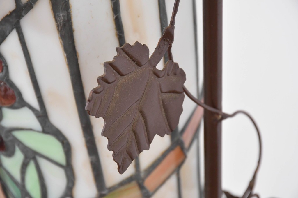 中古　立体的な葡萄モチーフが目を引くステンドグラスのフロアスタンド　(R-086419)