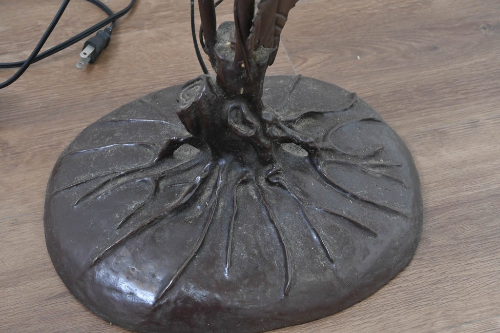 中古　立体的な葡萄モチーフが目を引くステンドグラスのフロアスタンド　(R-086419)