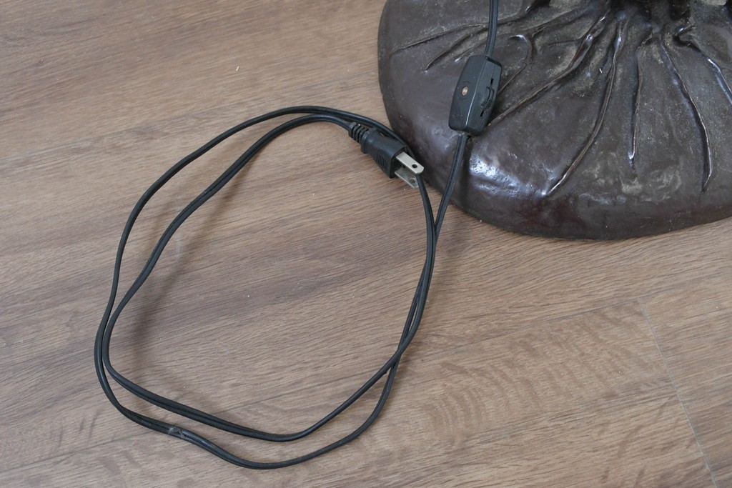 中古　立体的な葡萄モチーフが目を引くステンドグラスのフロアスタンド　(R-086419)