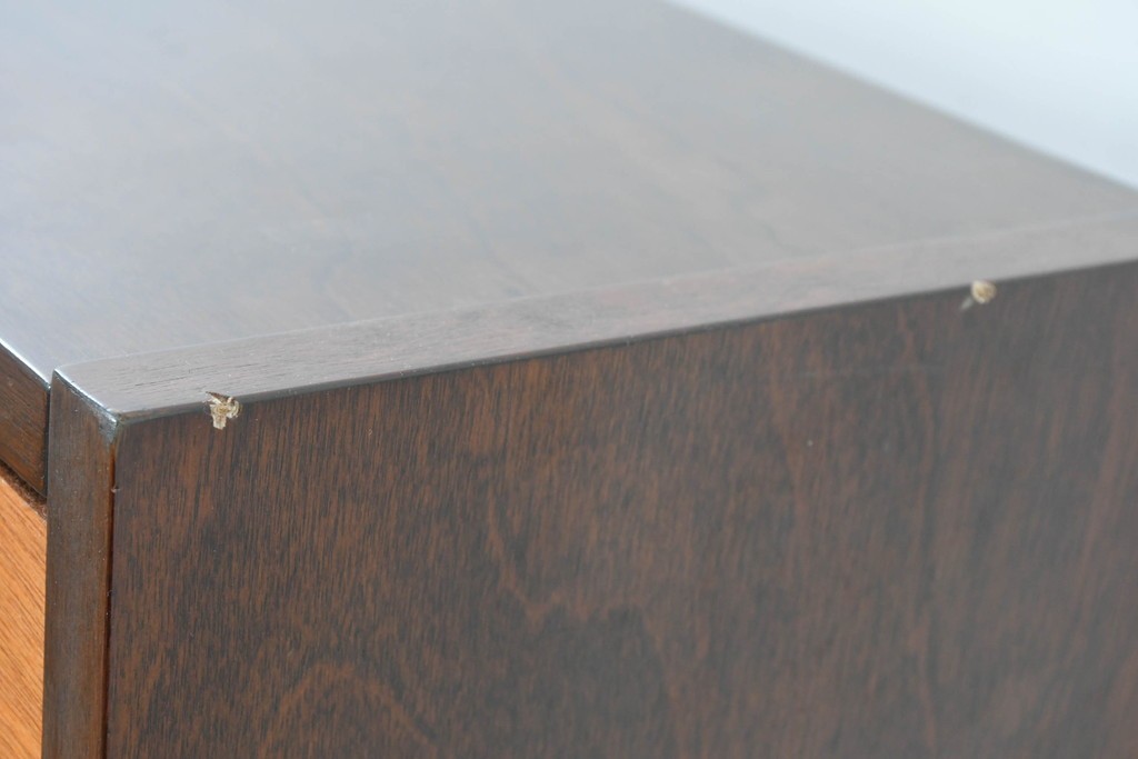 中古　美品　KAWAI(河合楽器製作所)　C-113N　樺材　曲線的な脚部と装飾が上品なアップライトピアノとスツールのセット　(R-086421)