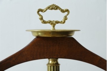 中古　高級品　イタリア製　ゴールドカラーが上品なトレー付きバレットスタンド　(R-086422)