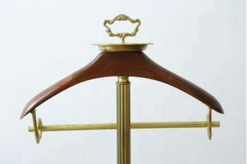 中古　高級品　イタリア製　ゴールドカラーが上品なトレー付きバレットスタンド　(R-086422)