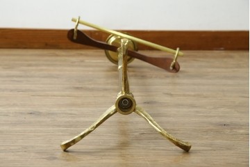 中古　高級品　イタリア製　ゴールドカラーが上品なトレー付きバレットスタンド　(R-086422)