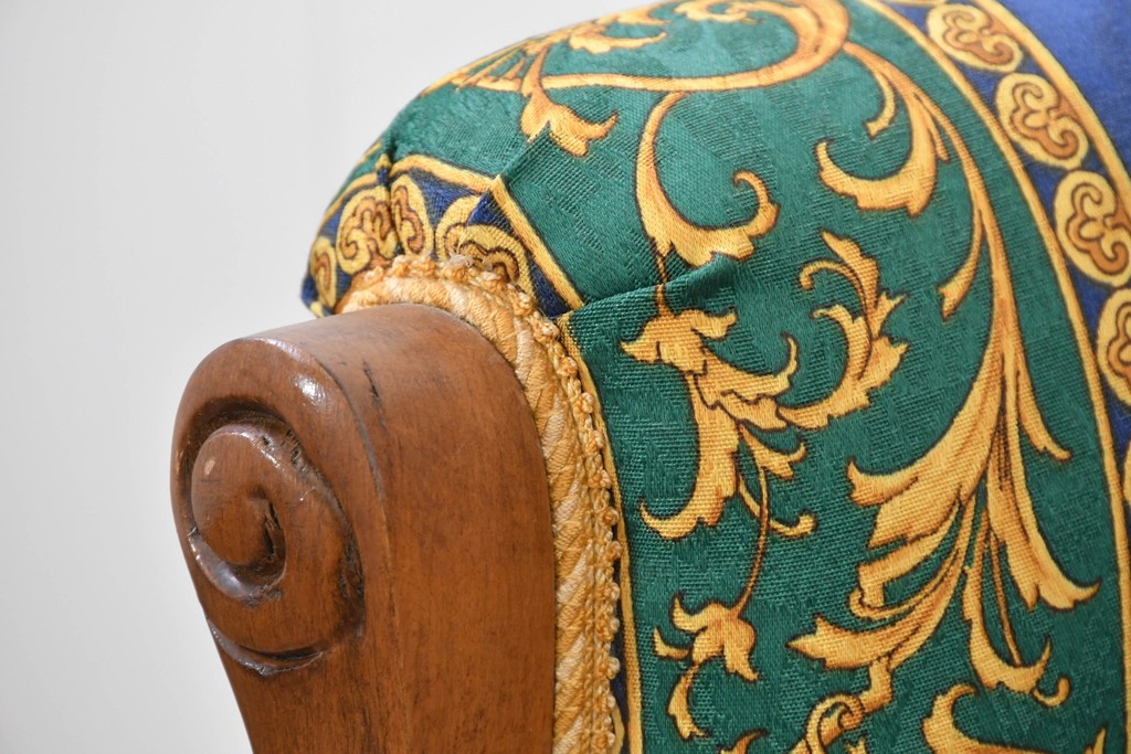 中古　ヨーロッパ高級輸入品　希少デザインの生地を使用したセティ　定価約32万円　(R-086423)