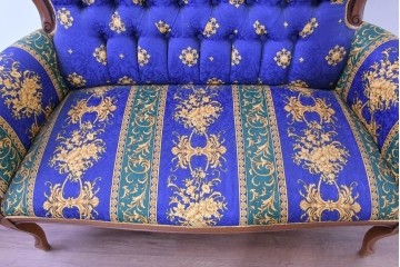 中古　ヨーロッパ高級輸入品　希少デザインの生地を使用したセティ　定価約32万円　(R-086423)