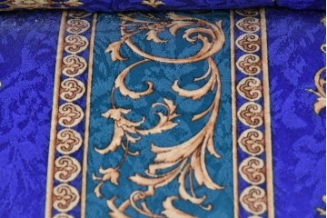 中古　ヨーロッパ高級輸入品　希少デザインの生地を使用したセティ　定価約32万円　(R-086423)