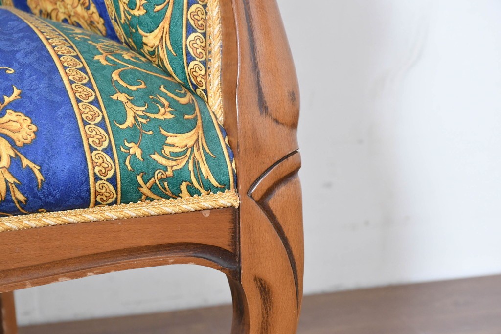 中古　ヨーロッパ高級輸入品　希少デザインの生地を使用したセティ　定価約32万円　(R-086423)