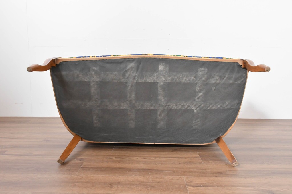 中古　ヨーロッパ高級輸入品　希少デザインの生地を使用したセティ　定価約32万円　(R-086423)