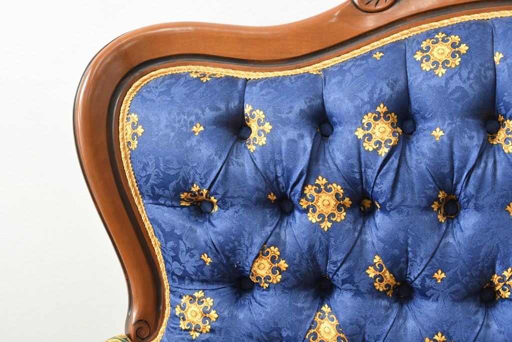 中古　ヨーロッパ高級輸入品　希少デザインの生地を使用したセティ　定価約32万円　(R-086423)