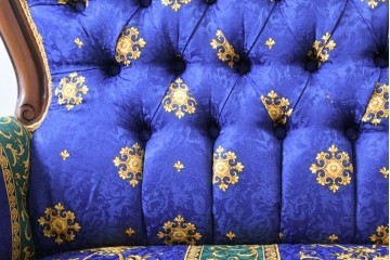 中古　ヨーロッパ高級輸入品　希少デザインの生地を使用したセティ　定価約32万円　(R-086423)