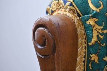 中古　ヨーロッパ高級輸入品　希少デザインの生地を使用したセティ　定価約32万円　(R-086423)