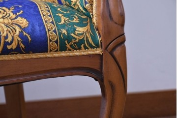 中古　ヨーロッパ高級輸入品　希少デザインの生地を使用したセティ　定価約32万円　(R-086423)