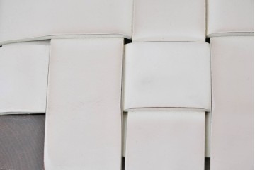 中古　arflex(アルフレックス)　TINA 10(ティナ)　白革テープを編み込んだアームレスチェア4脚セット　定価(4脚合計)約85万3千円　(R-086424)