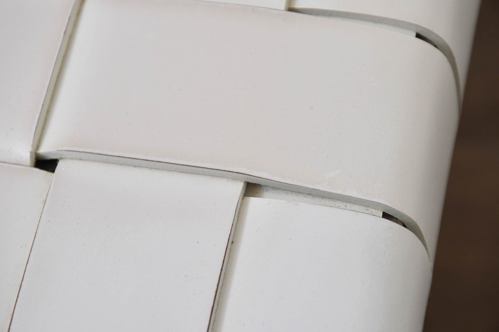 中古　arflex(アルフレックス)　TINA 10(ティナ)　白革テープを編み込んだアームレスチェア4脚セット　定価(4脚合計)約85万3千円　(R-086424)