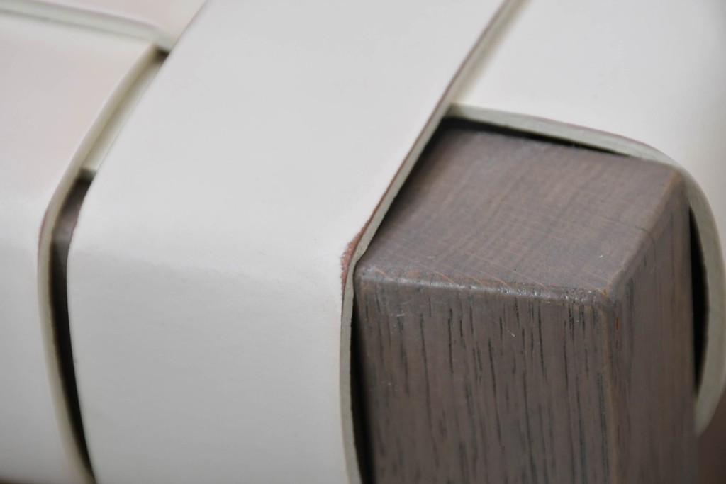 中古　arflex(アルフレックス)　TINA 10(ティナ)　白革テープを編み込んだアームレスチェア4脚セット　定価(4脚合計)約85万3千円　(R-086424)