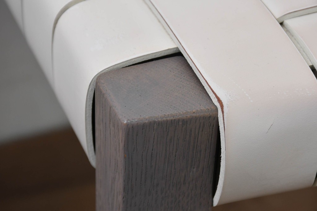 中古　arflex(アルフレックス)　TINA 10(ティナ)　白革テープを編み込んだアームレスチェア4脚セット　定価(4脚合計)約85万3千円　(R-086424)