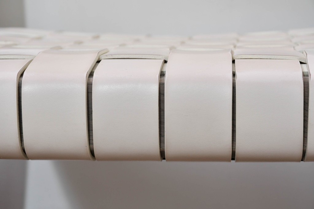 中古　arflex(アルフレックス)　TINA 10(ティナ)　白革テープを編み込んだアームレスチェア4脚セット　定価(4脚合計)約85万3千円　(R-086424)