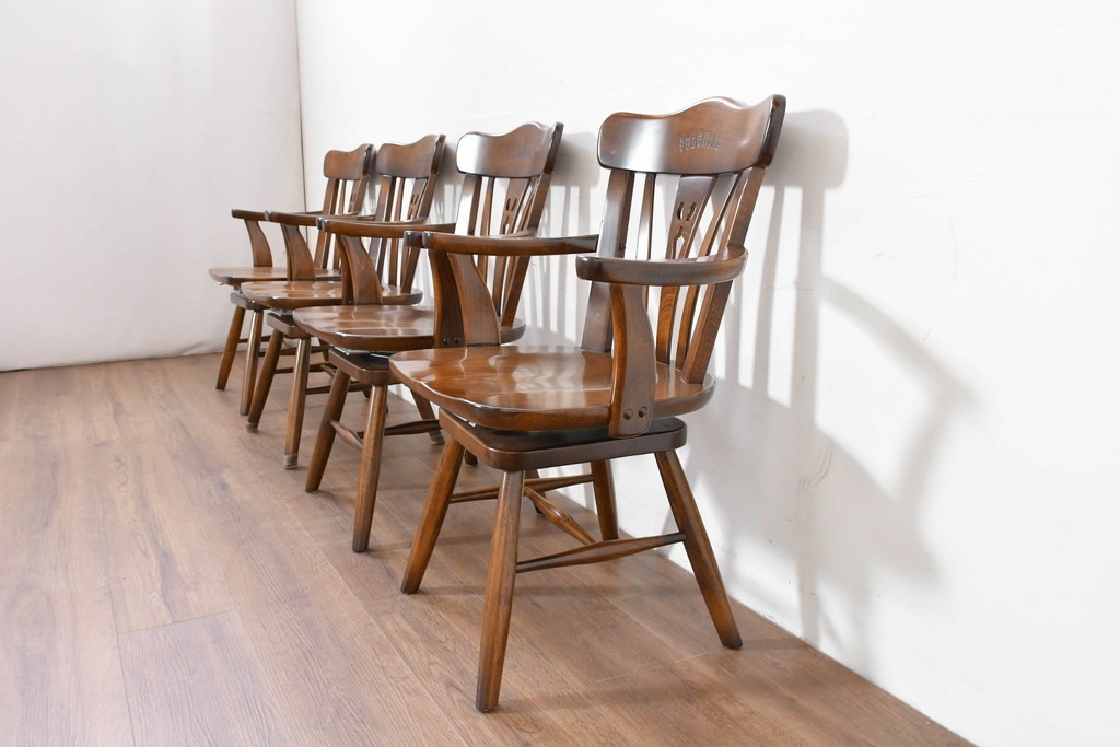 中古　美品　カリモク家具(karimoku)　コロニアルシリーズ　CC1834NK　回転式アームチェア4脚セット　定価(4脚合計)約26万円　(R-086426)