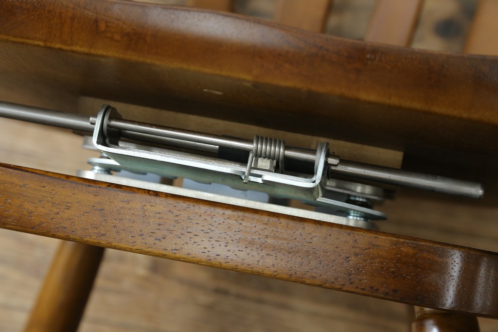 中古　美品　カリモク家具(karimoku)　コロニアルシリーズ　CC1834NK　回転式アームチェア2脚セット　定価(2脚合計)約13万円　(R-086426)