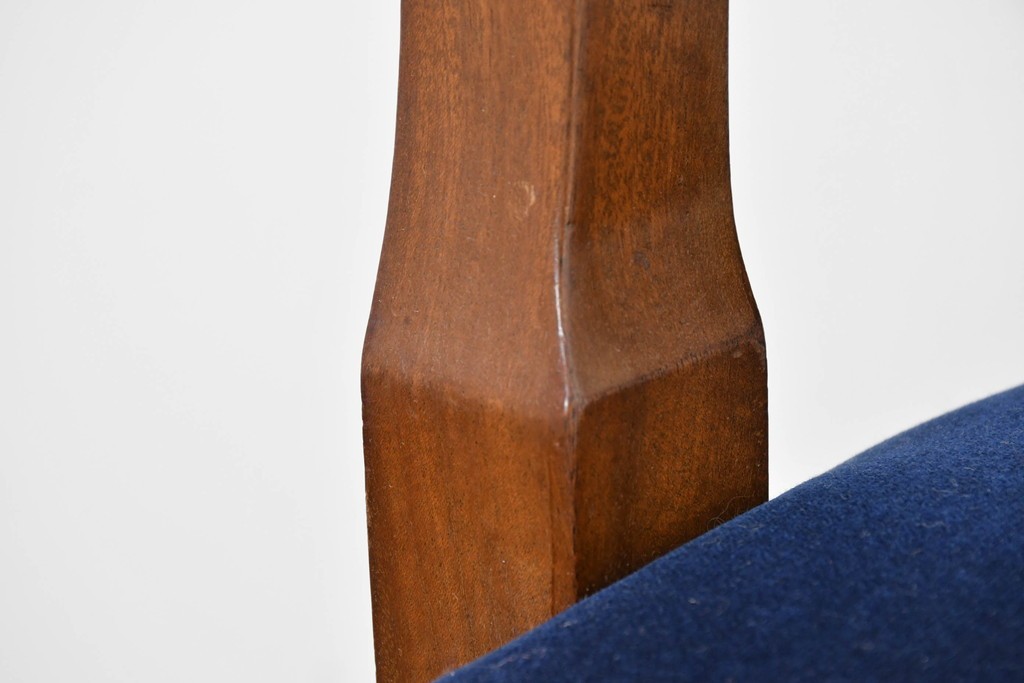 イギリスアンティーク　ゆったりと座れるキャスター付きの回転チェア　(R-086427)