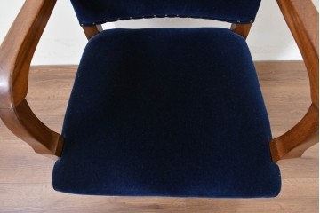 イギリスアンティーク　ゆったりと座れるキャスター付きの回転チェア　(R-086427)