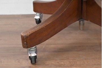 イギリスアンティーク　ゆったりと座れるキャスター付きの回転チェア　(R-086427)