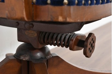 イギリスアンティーク　ゆったりと座れるキャスター付きの回転チェア　(R-086427)