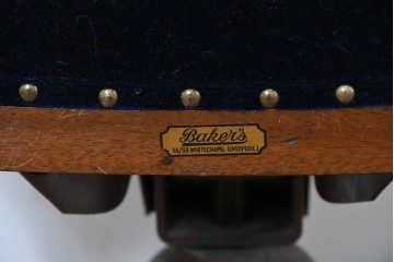 イギリスアンティーク　ゆったりと座れるキャスター付きの回転チェア　(R-086427)