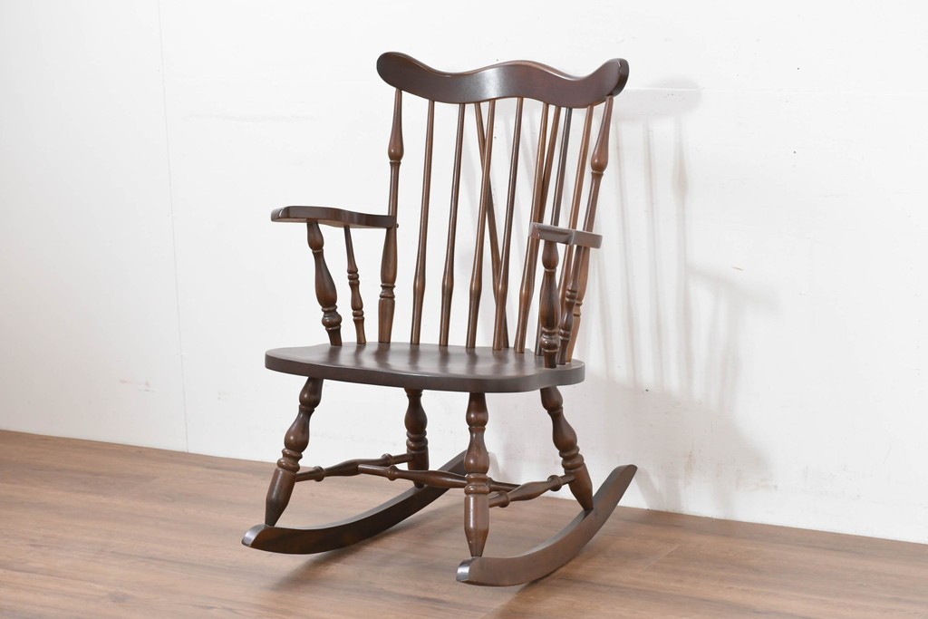 和製ヴィンテージ　希少な廃番品　柏木工(KASHIWA)　美しい曲線が魅力のロッキングチェア　(R-086428)