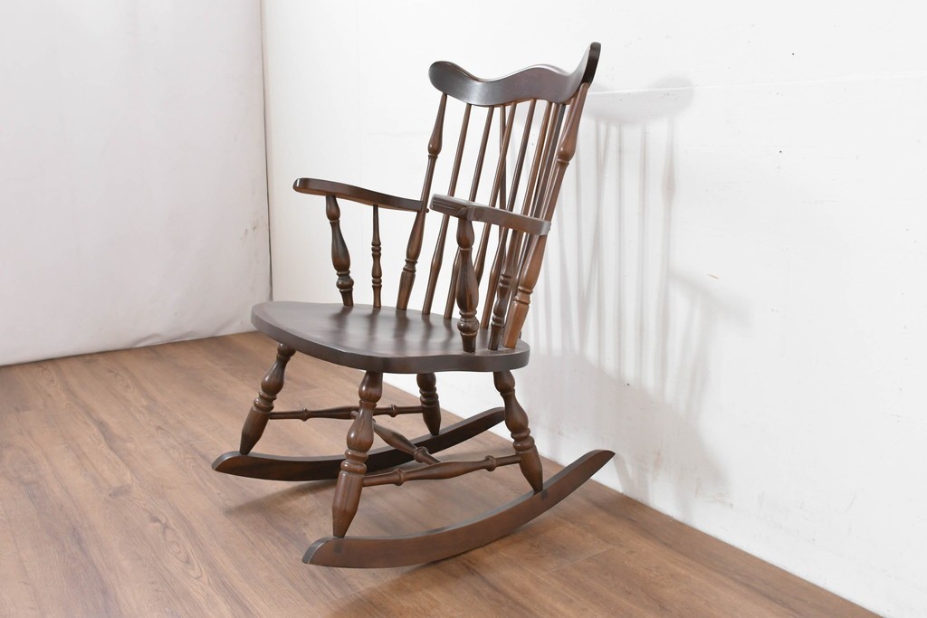 和製ヴィンテージ　希少な廃番品　柏木工(KASHIWA)　美しい曲線が魅力のロッキングチェア　(R-086428)