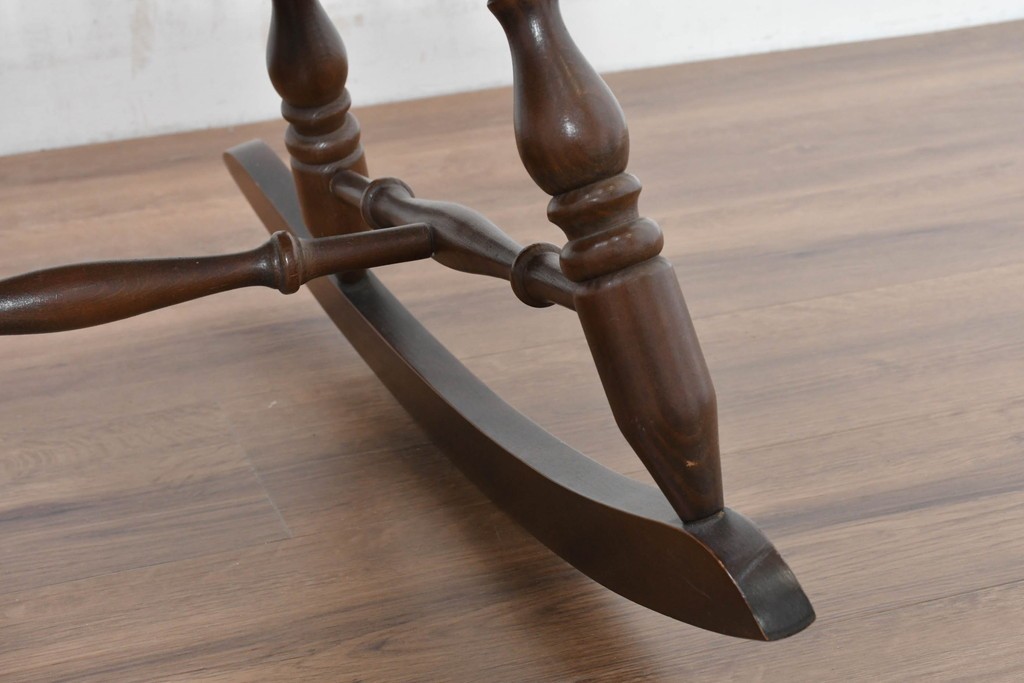 和製ヴィンテージ　希少な廃番品　柏木工(KASHIWA)　美しい曲線が魅力のロッキングチェア　(R-086428)