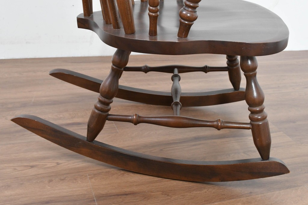 和製ヴィンテージ　希少な廃番品　柏木工(KASHIWA)　美しい曲線が魅力のロッキングチェア　(R-086428)