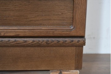 中古　カリモク家具(karimoku)　丸い取っ手がアクセントの4段サイドチェスト　(R-086430)