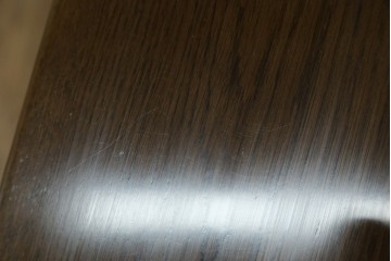 中古　カリモク家具(karimoku)　丸い取っ手がアクセントの4段サイドチェスト　(R-086430)