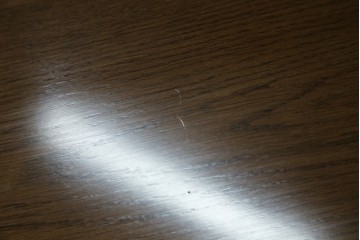 中古　カリモク家具(karimoku)　丸い取っ手がアクセントの4段サイドチェスト　(R-086430)