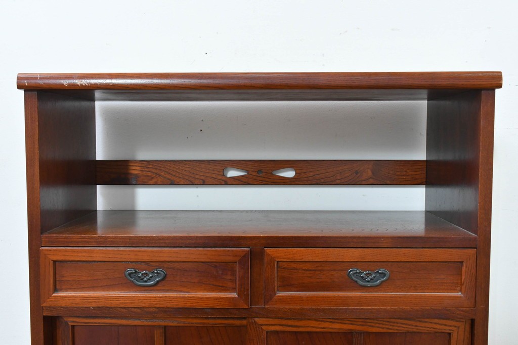 中古　欅(ケヤキ)材　小振りなサイズが取り入れやすい茶棚　(R-086431)