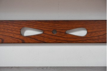 中古　欅(ケヤキ)材　小振りなサイズが取り入れやすい茶棚　(R-086431)