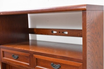 中古　欅(ケヤキ)材　小振りなサイズが取り入れやすい茶棚　(R-086431)