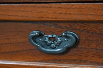 中古　欅(ケヤキ)材　小振りなサイズが取り入れやすい茶棚　(R-086431)