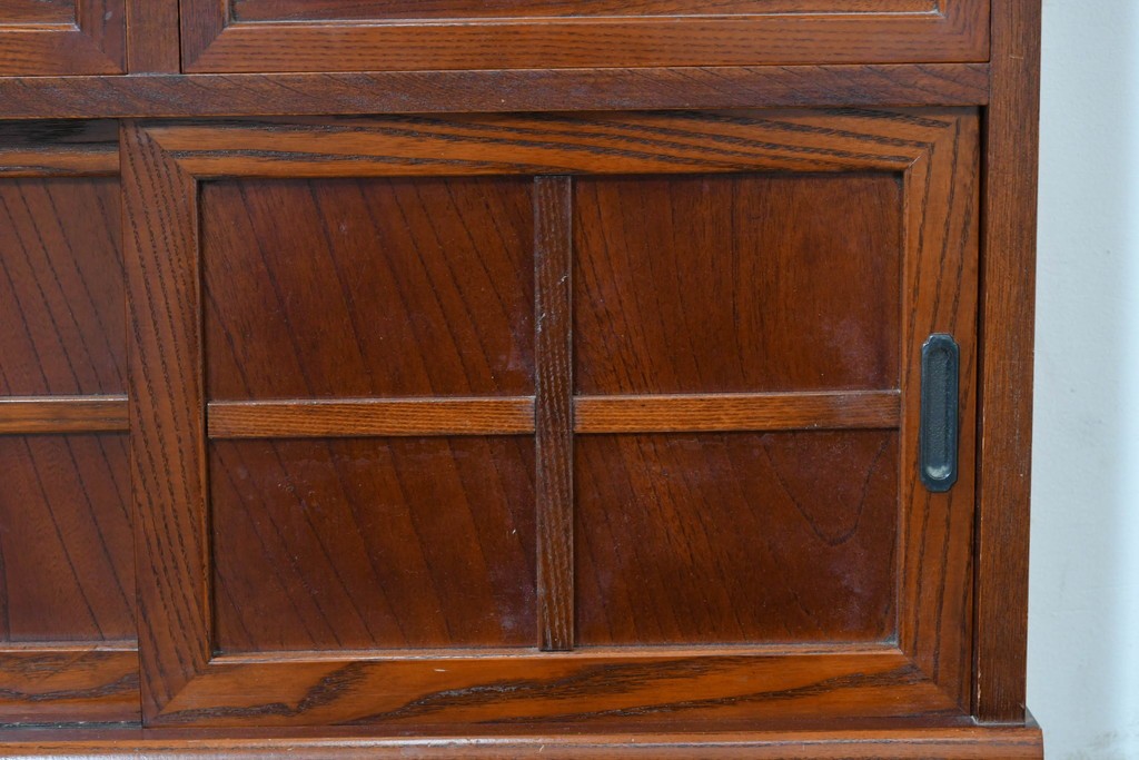 中古　欅(ケヤキ)材　小振りなサイズが取り入れやすい茶棚　(R-086431)