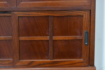 中古　欅(ケヤキ)材　小振りなサイズが取り入れやすい茶棚　(R-086431)