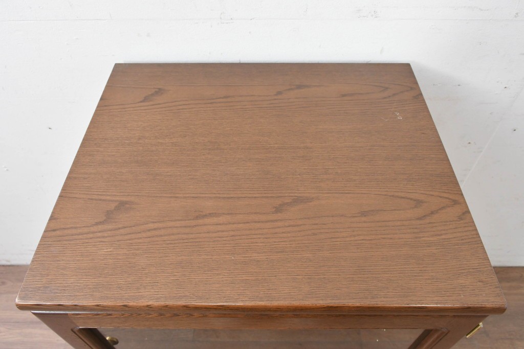 中古　カリモク家具(karimoku)　深みのある木色×ゴールドが上品なガラス扉のオーディオラック　(R-086432)