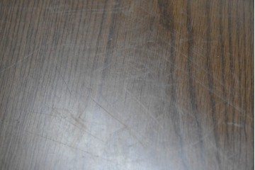 中古　カリモク家具(karimoku)　深みのある木色×ゴールドが上品なガラス扉のオーディオラック　(R-086432)