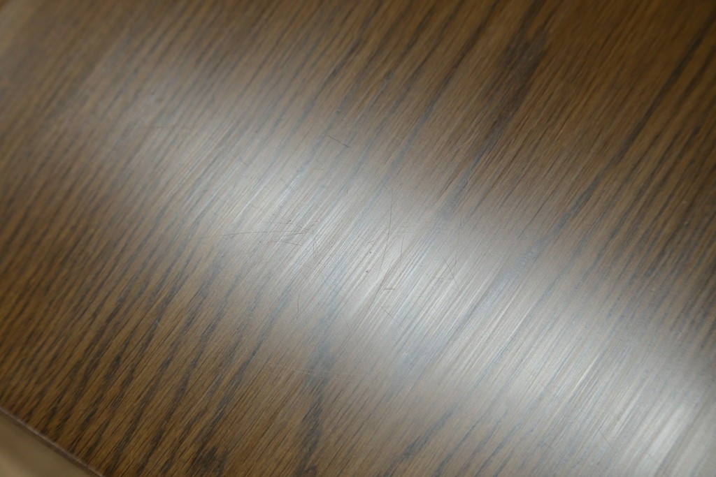 中古　カリモク家具(karimoku)　深みのある木色×ゴールドが上品なガラス扉のオーディオラック　(R-086432)