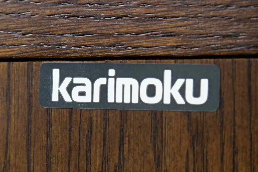 中古　カリモク家具(karimoku)　深みのある木色×ゴールドが上品なガラス扉のオーディオラック　(R-086432)